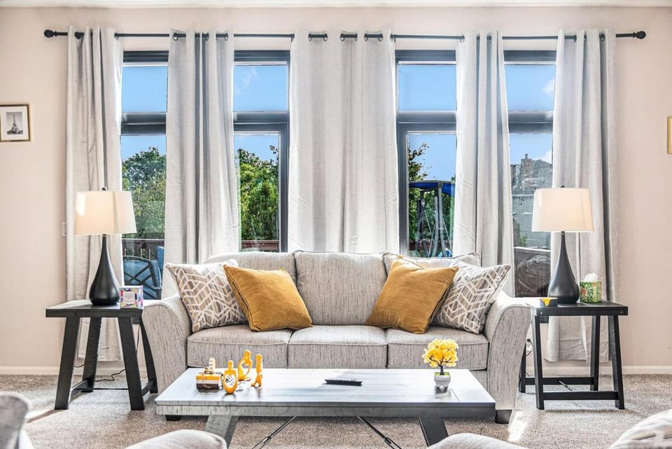 Furnished 5 BR Executive Rental Villa in Omaha