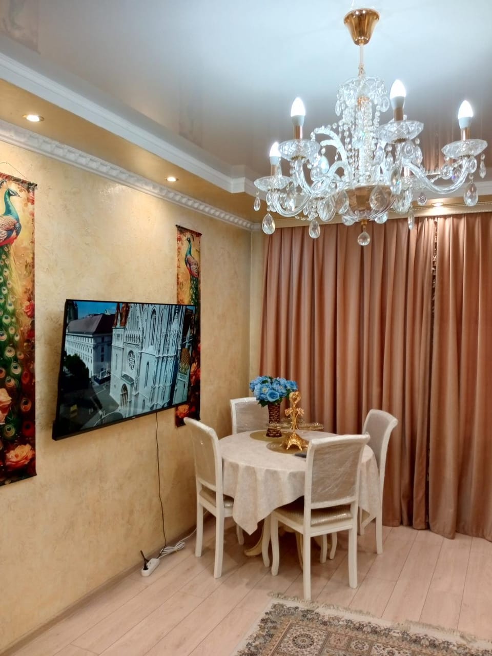 3 Rooms of the Sun Almaty Center Apartment Apartment in Almaty