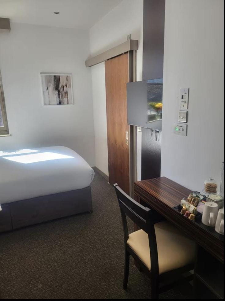 Bliss En-suite Boutique room with AC 102 Apartment in City of Westminster
