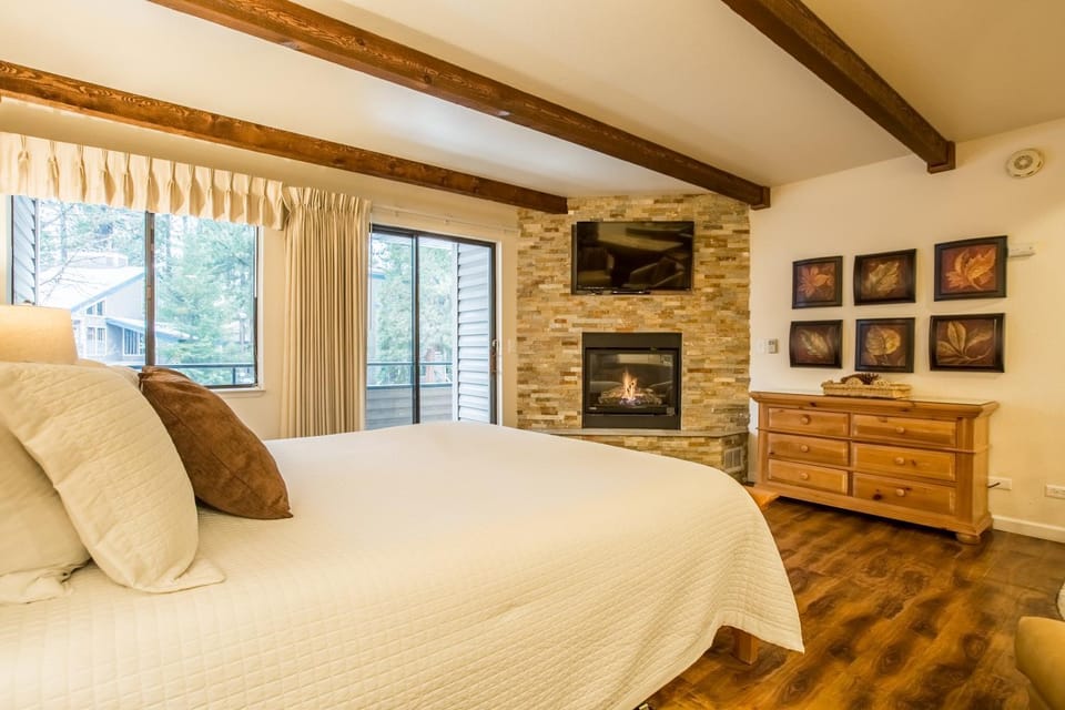 Lakeland Village #109 - Honeymoon Studio Apartment in South Lake Tahoe