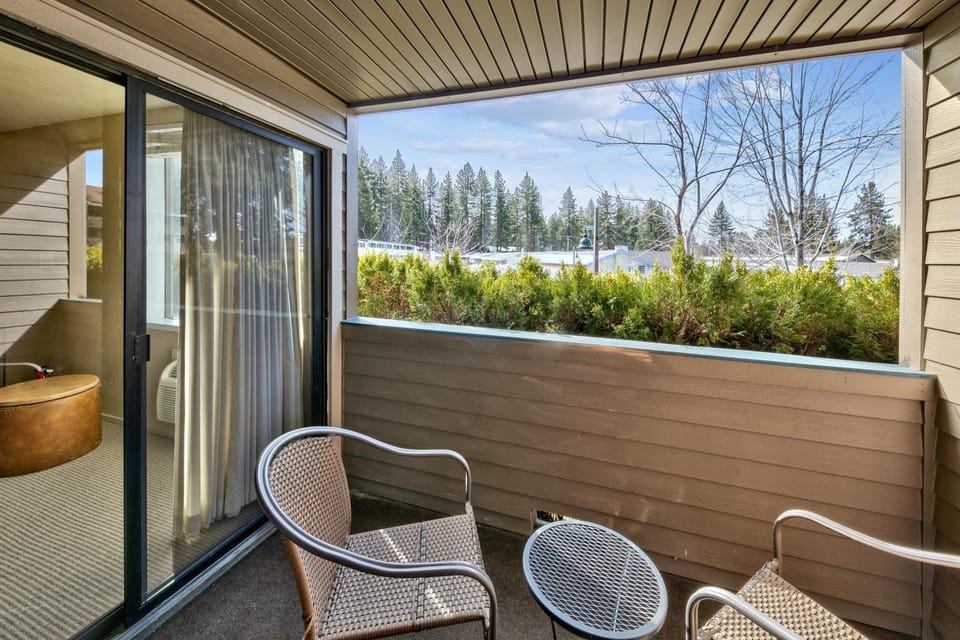 Day, Natural landscape, View (from property/room), Balcony/Terrace, Seating area, furniture