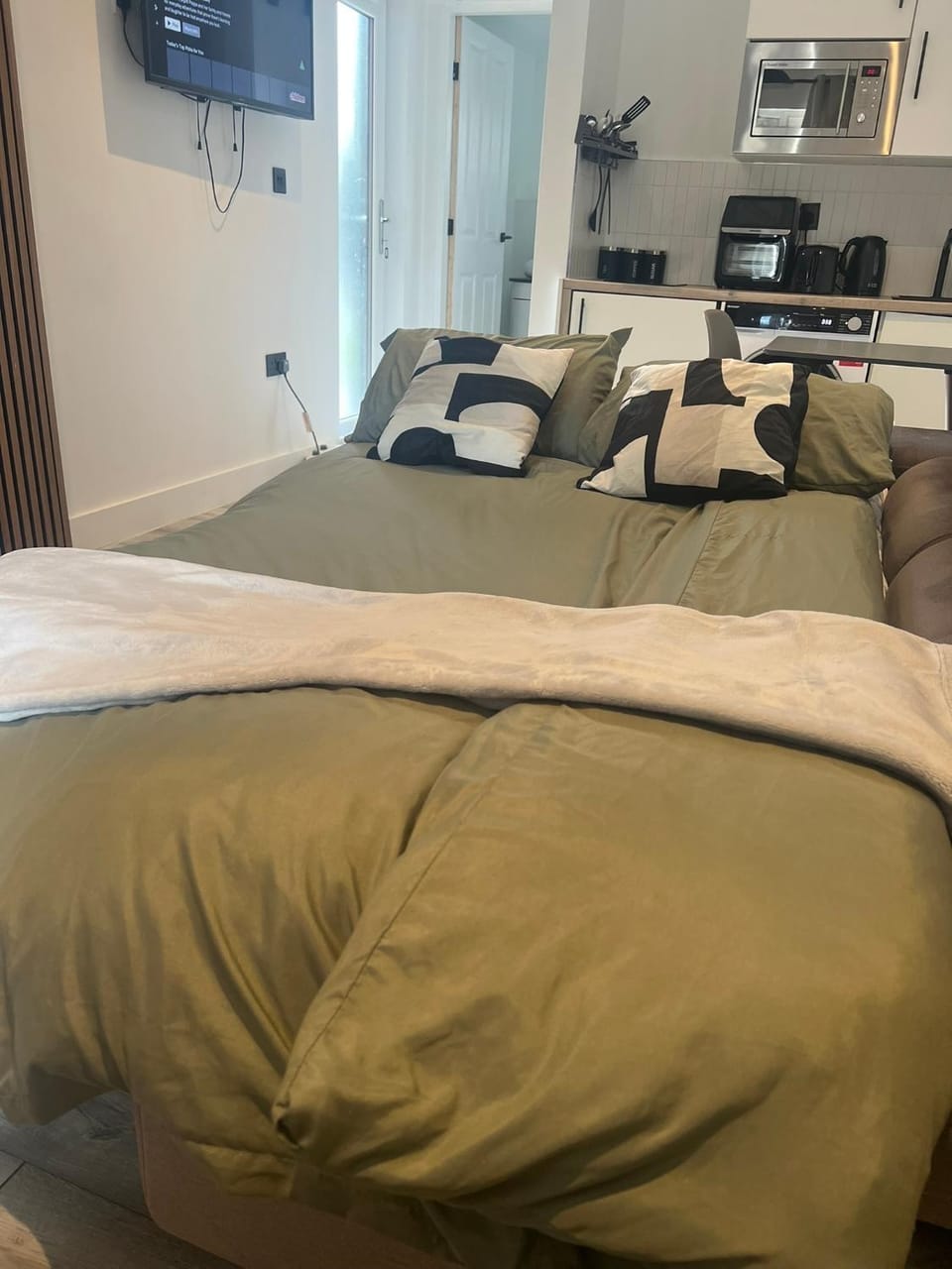 Ace Space Apartment in Ashford