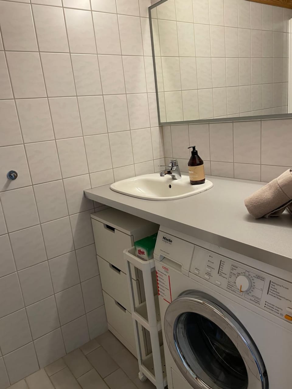 Bathroom, washing machine