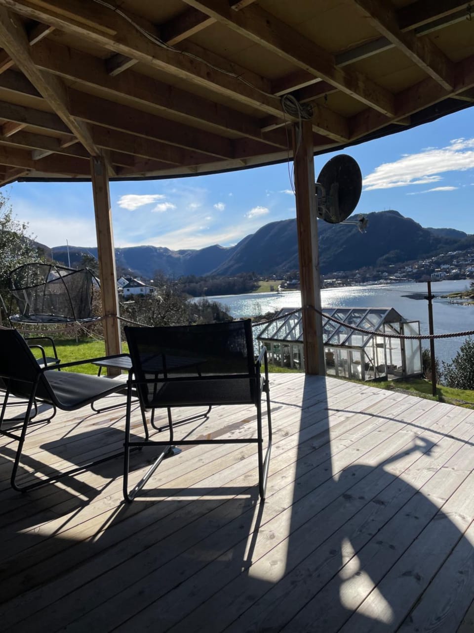Property building, Patio, Day, Natural landscape, View (from property/room), Balcony/Terrace, Dining area, Lake view, Mountain view