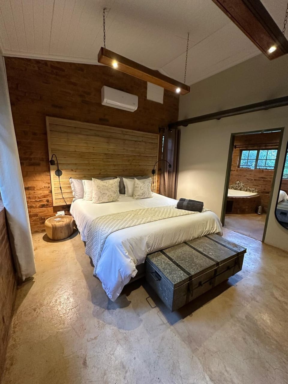 Wild Fig Cottage with Tickle Tub in Hartbeespoort Apartment in Pretoria