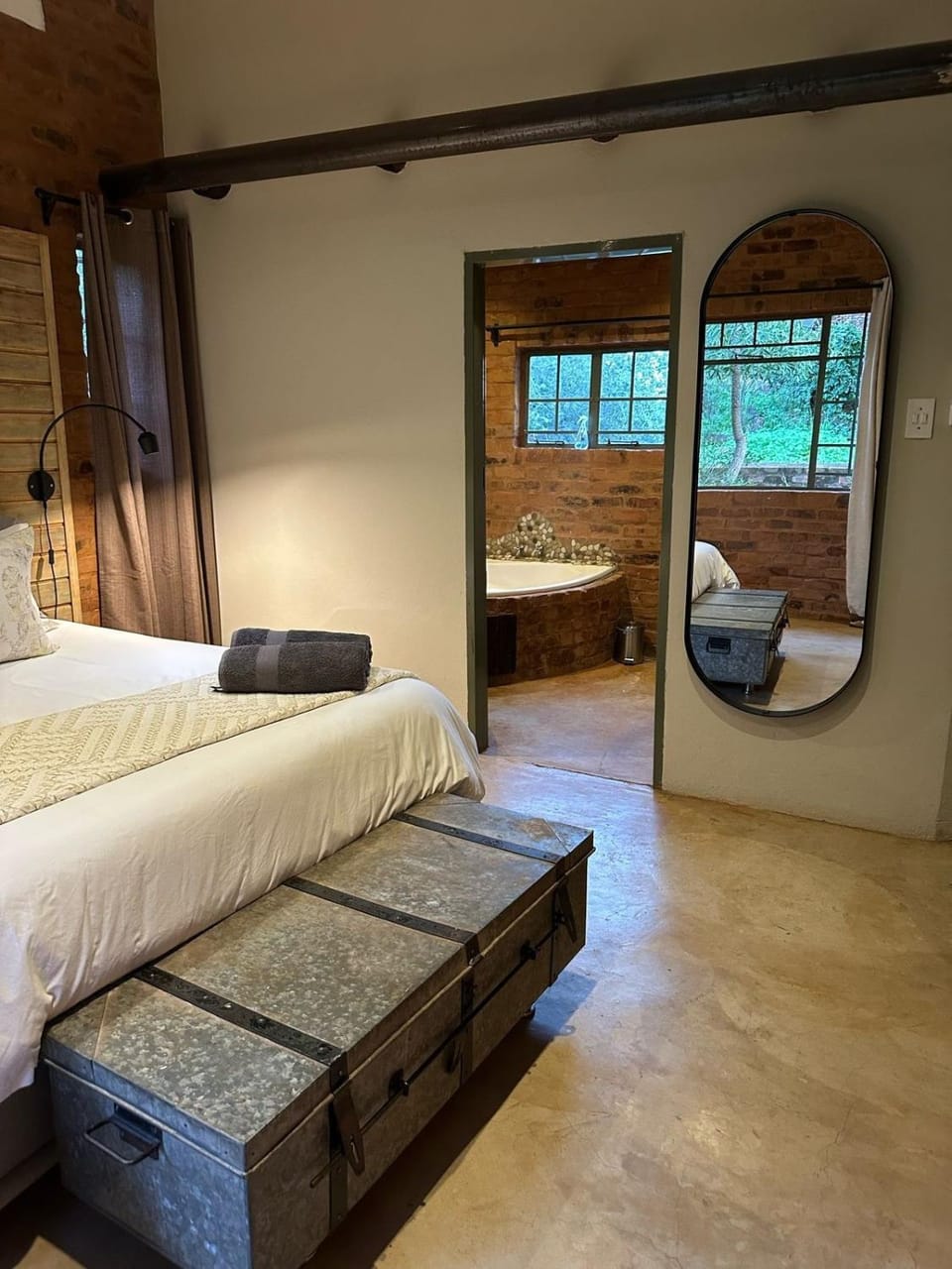 Wild Fig Cottage with Tickle Tub in Hartbeespoort Apartment in Pretoria