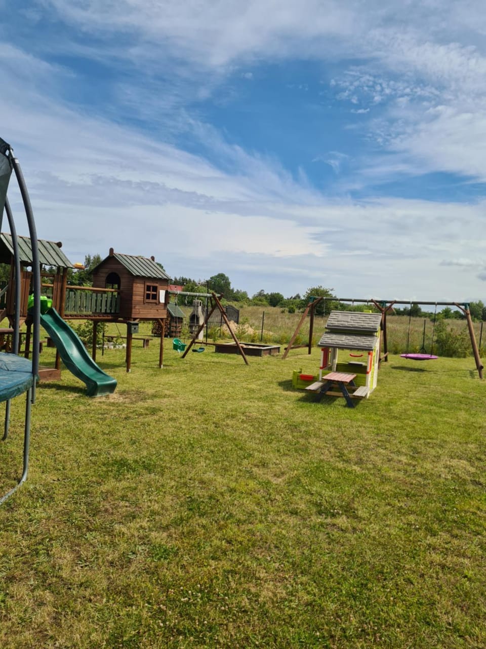 Day, Natural landscape, Children play ground, Evening entertainment