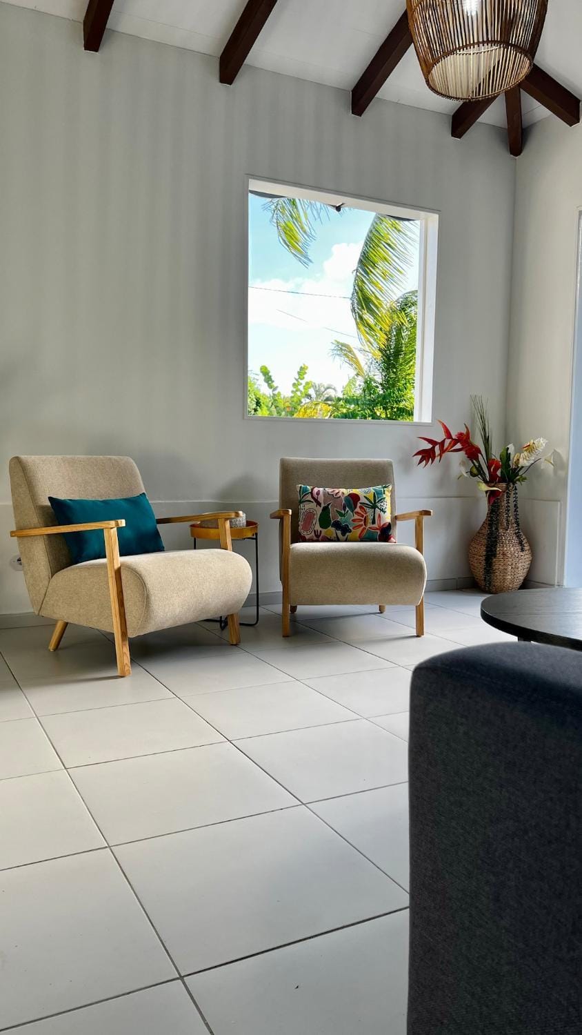 Living room, Seating area