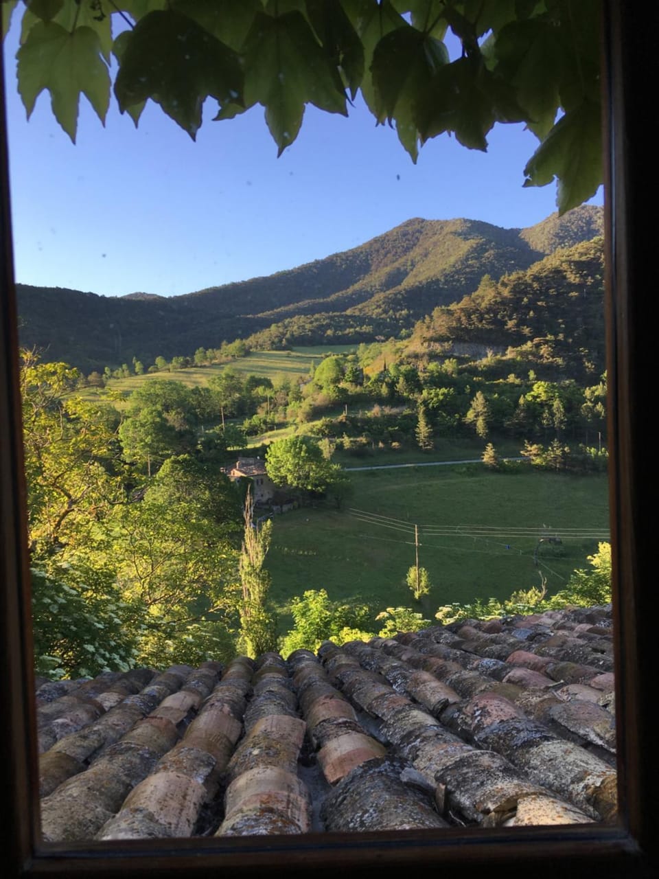 Nearby landmark, Spring, Natural landscape, Mountain view