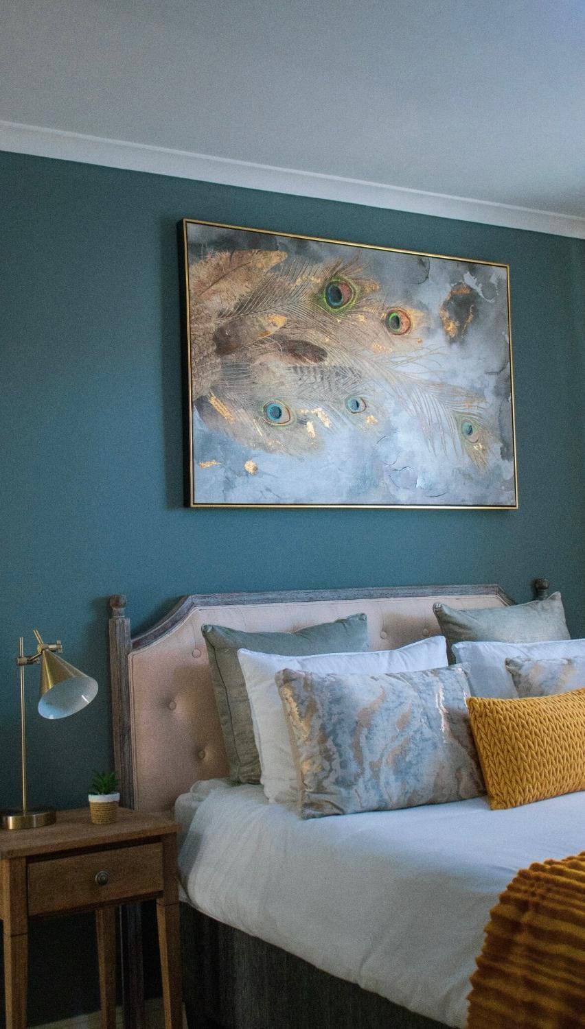 Bed, Photo of the whole room, Decorative detail, Bedroom