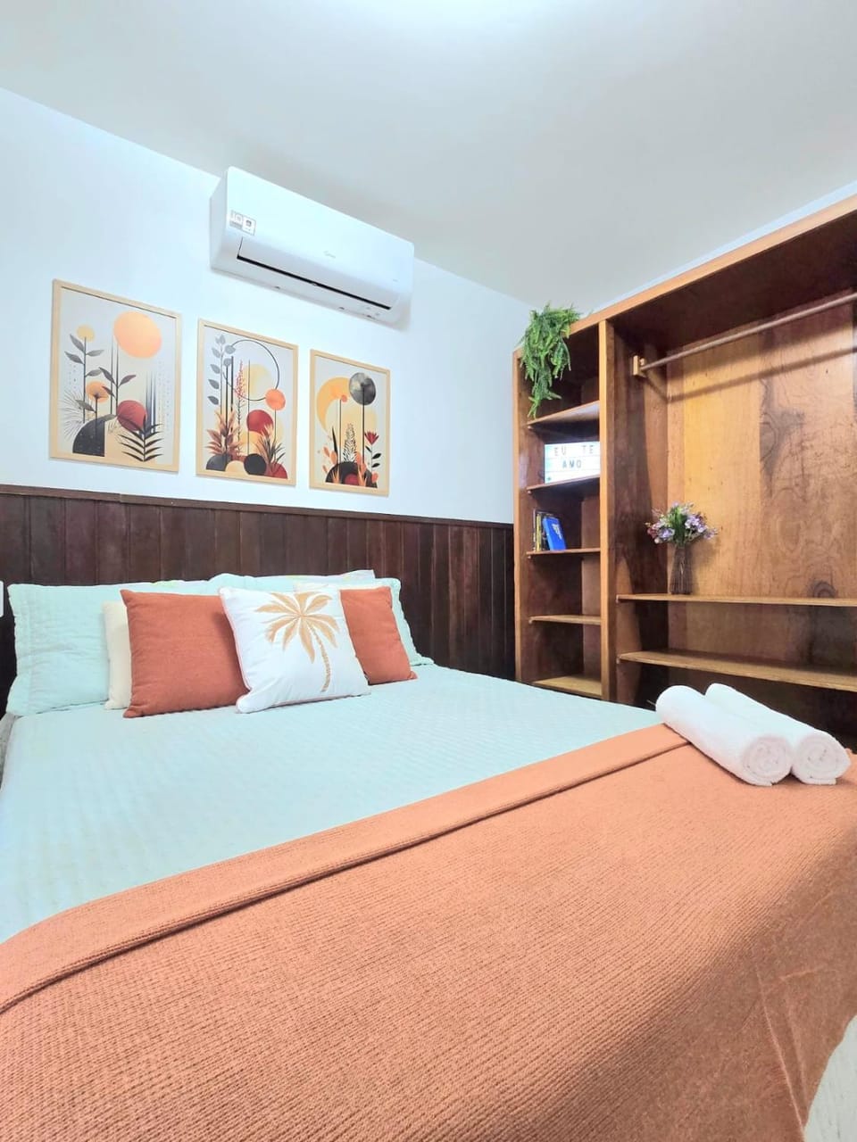 Bed, Photo of the whole room, Bedroom, wardrobe, air conditioner