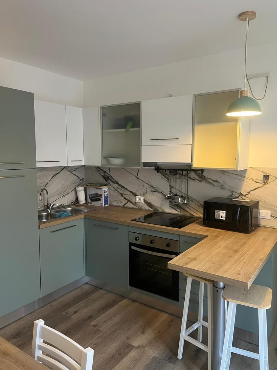 Kitchen or kitchenette, Dining area, oven, stove