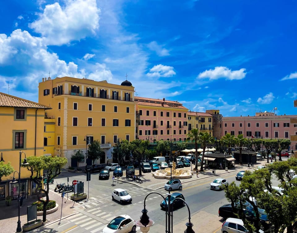 Property building, Neighbourhood, City view, Parking