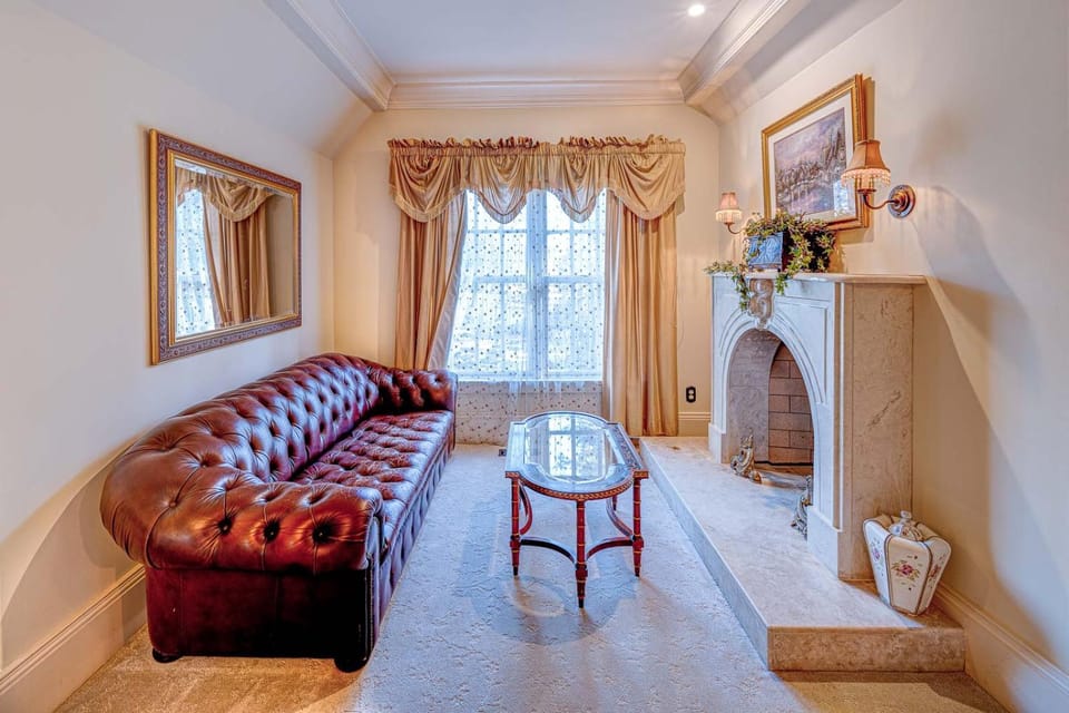 Luxury 9BR Atlanta Mansion with Pool Theater and Gathering Space House in Sandy Springs