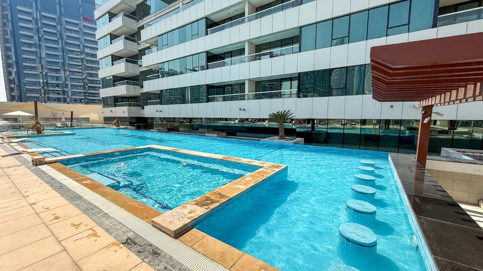 Swimming pool, sunbed
