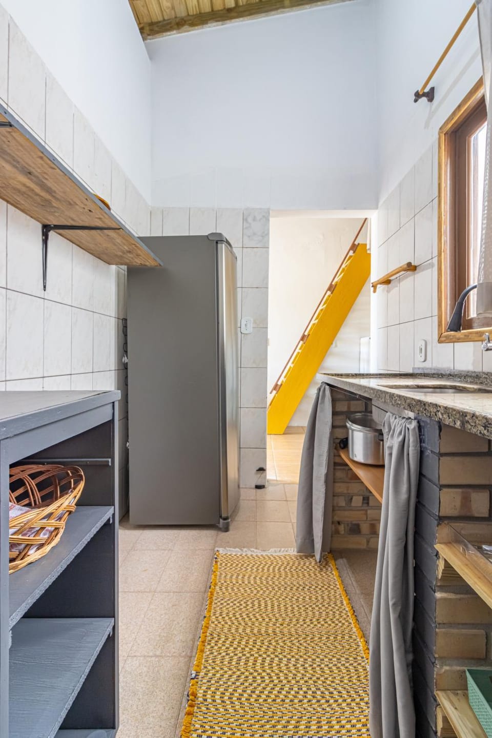 Kitchen or kitchenette, oven