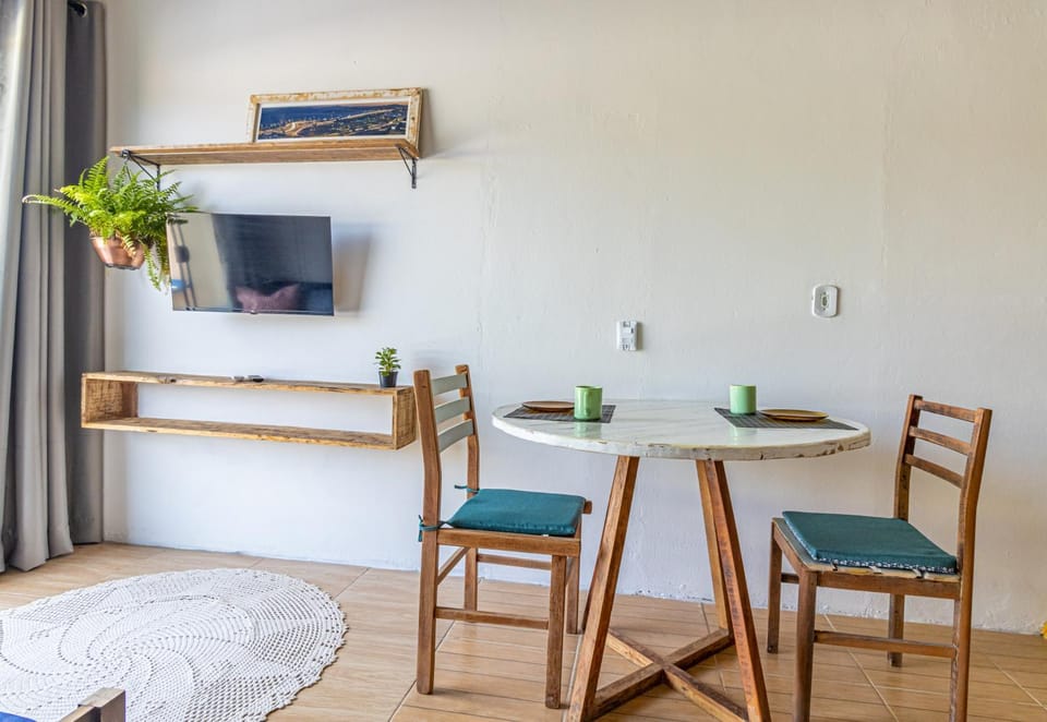 Communal lounge/ TV room, TV and multimedia, Dining area