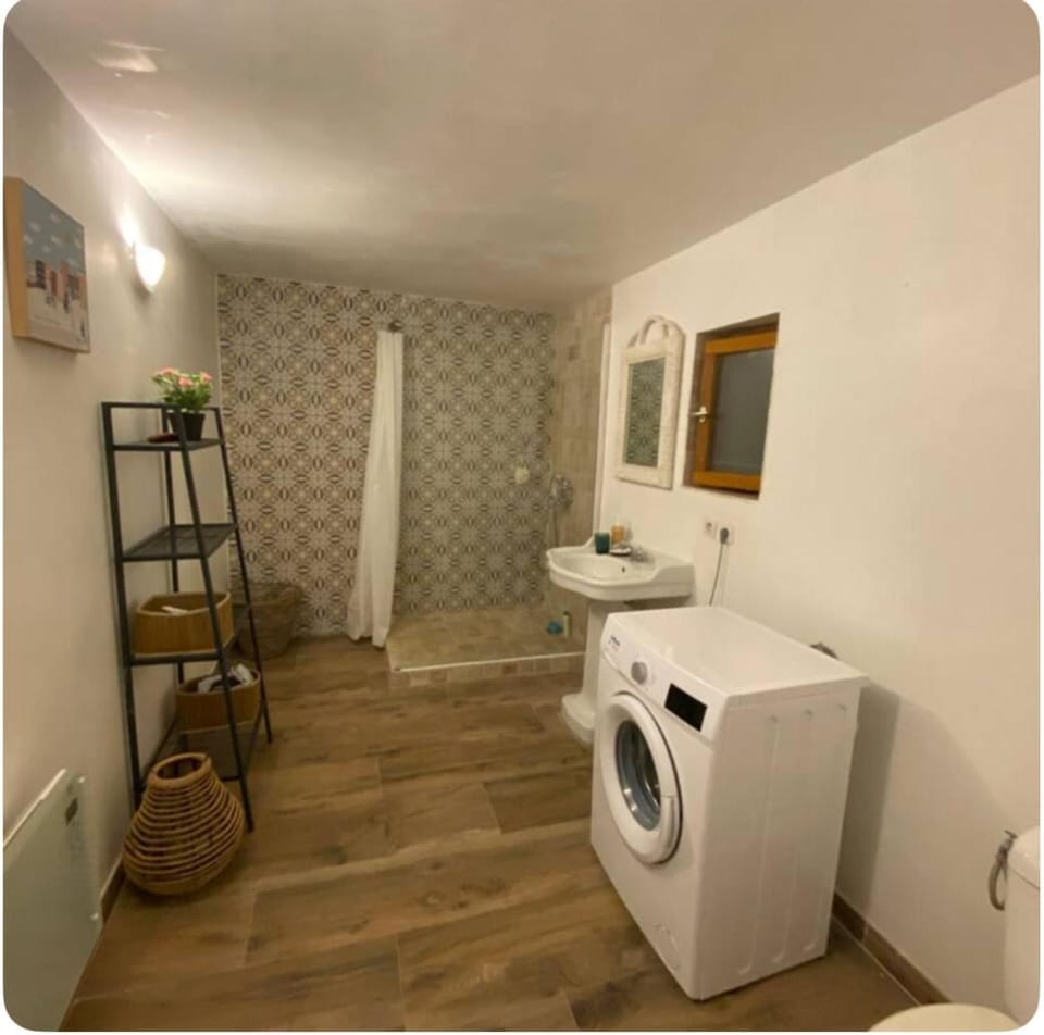 Studio Mas de Papé Verquieres Saint Rémy de Provence Apartment in Provence-Alpes-Côte d'Azur