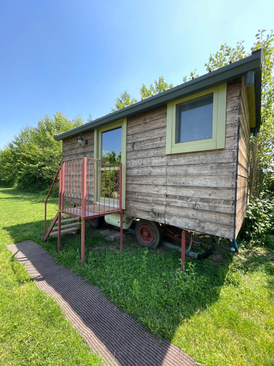 Glamping Casetta sul lago 2 Farm Stay in Lombardy