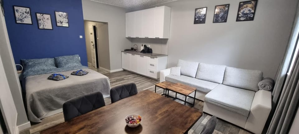 Kitchen or kitchenette, Photo of the whole room, Seating area, towels