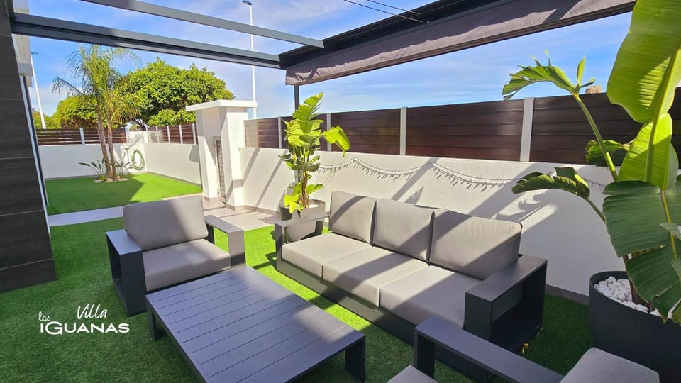Garden, Seating area, Garden view