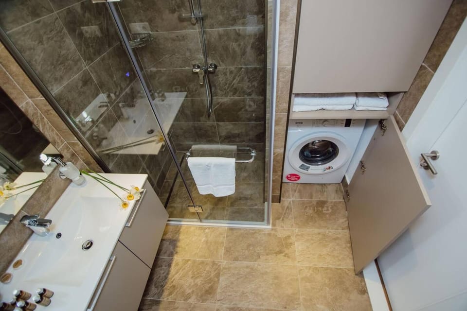 Shower, Toilet, washing machine