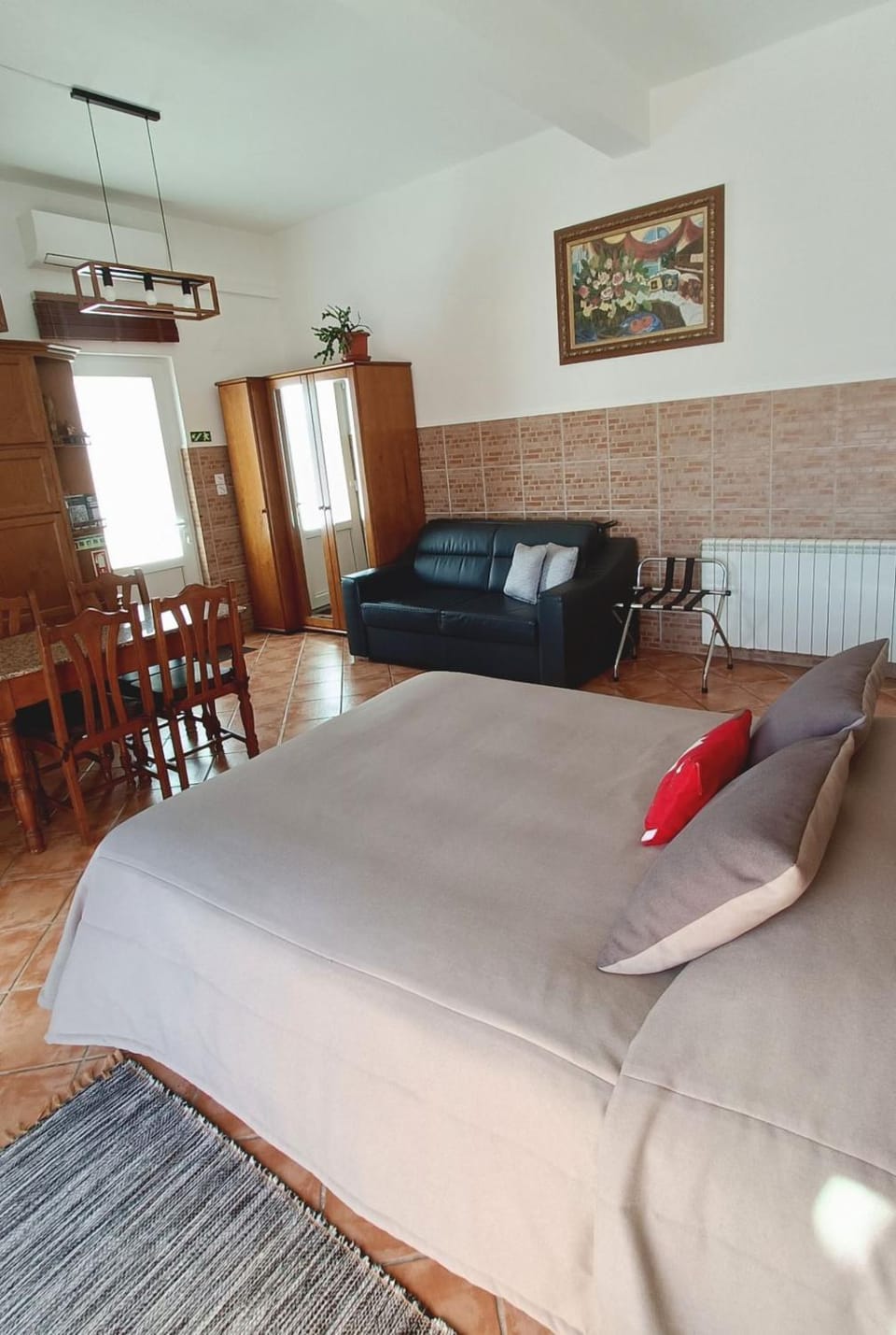 Photo of the whole room