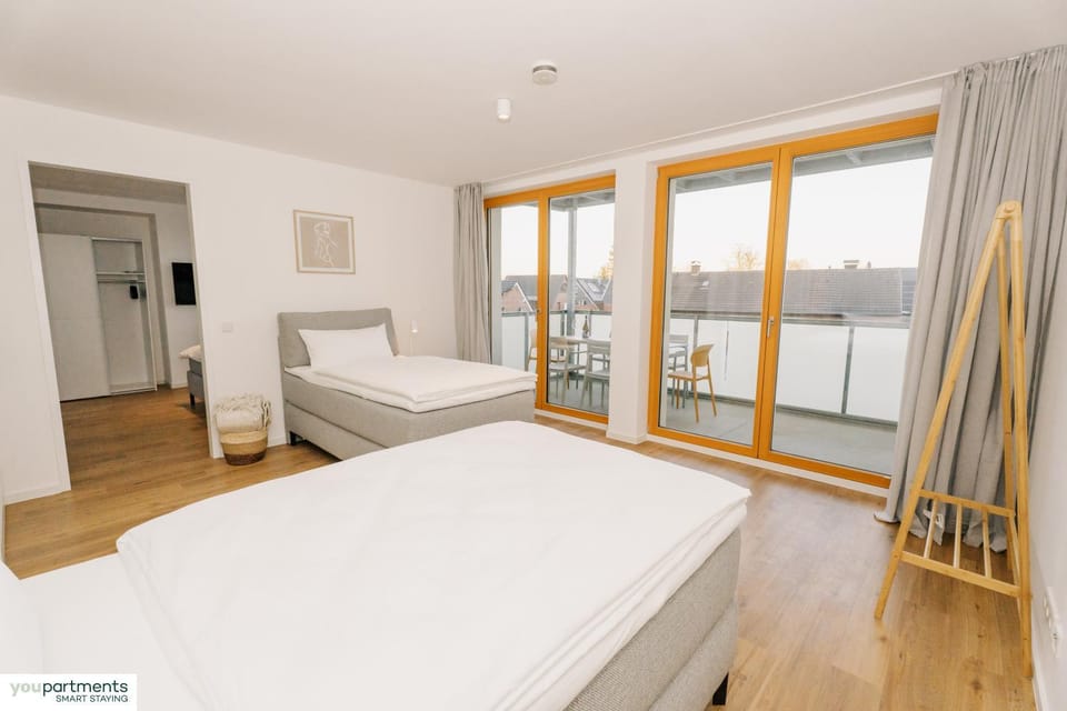 Bed, View (from property/room), Balcony/Terrace, Bedroom