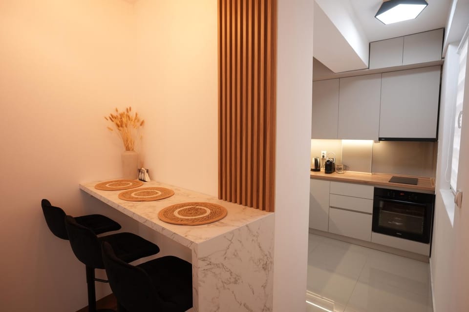 Kitchen or kitchenette, Dining area, minibar, pet friendly, stove