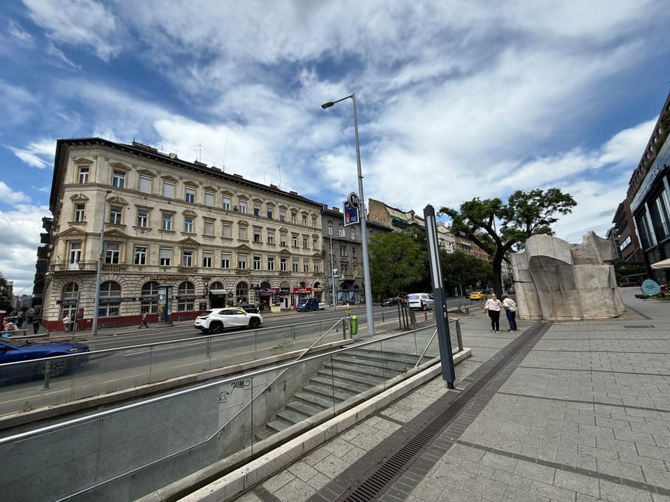 City view, Street view
