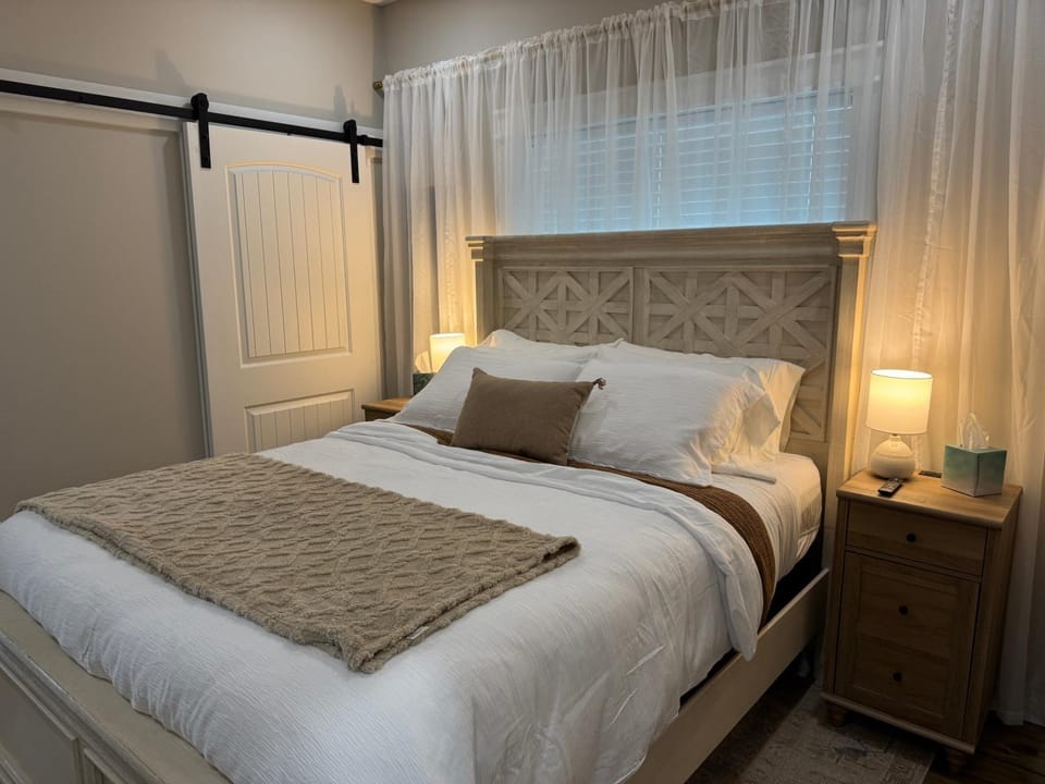 Beach House with Breathtaking Sunsets - Perfect for Couples and Families! House in Bolivar Peninsula