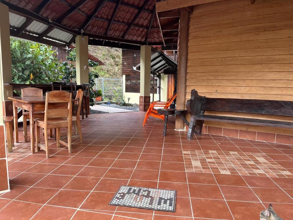 Aire Agua y Naturaleza Villa in Heredia Province