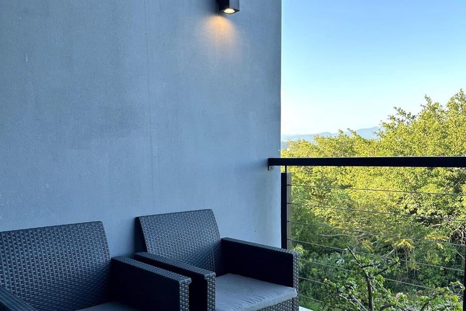Natural landscape, Garden, View (from property/room), Balcony/Terrace, Seating area, Garden view