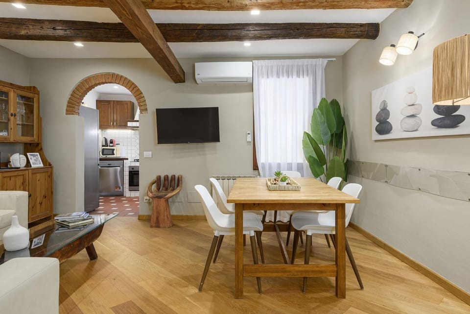 TV and multimedia, Living room, Dining area