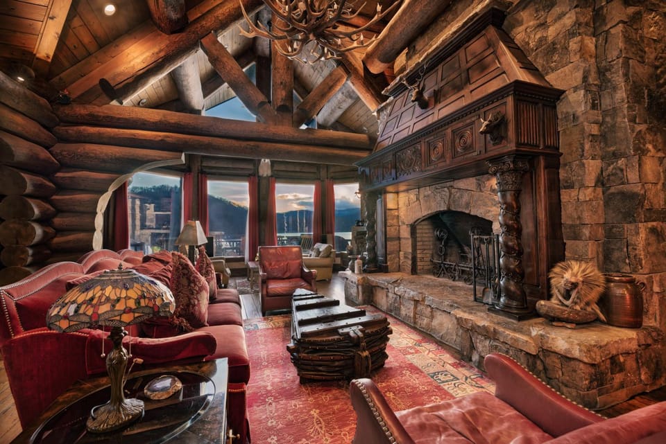 Lakefront Cabin For Large Groups Cabin in Nantahala Lake