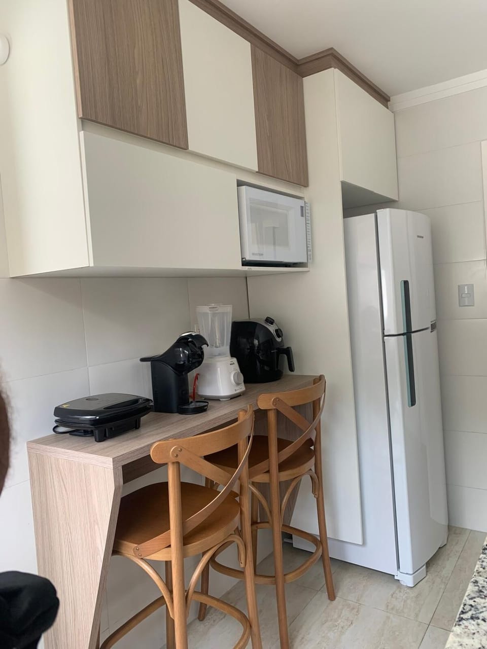 Coffee/tea facilities, Kitchen or kitchenette, Dining area, oven, stove, toaster