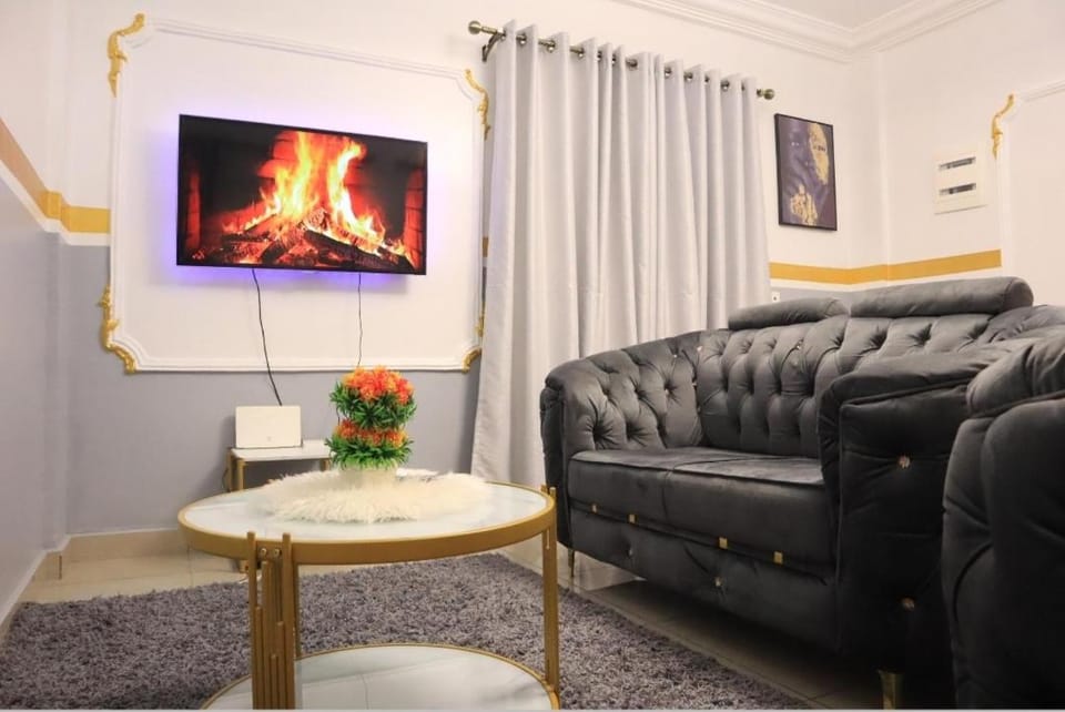 Appartement meublé bonamoussadi santa Apartment in Douala