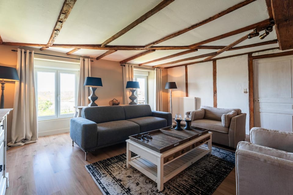 Seating area, Family