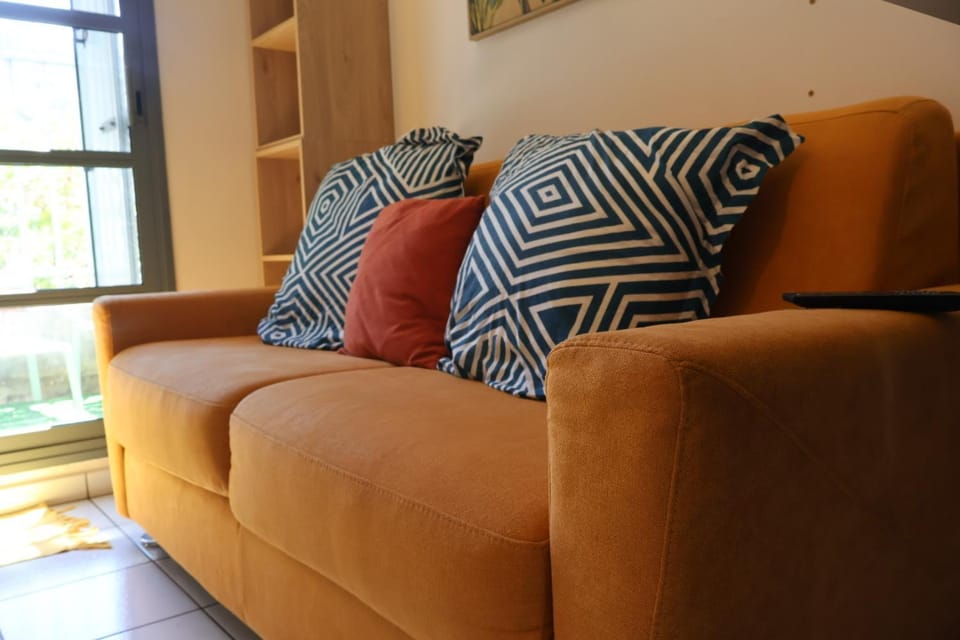 Le Tiny Studio Apartment in Saint-Denis
