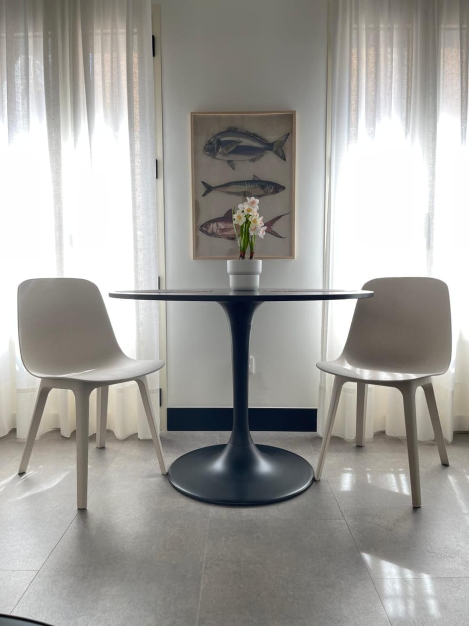 Living room, Decorative detail, Seating area, Dining area