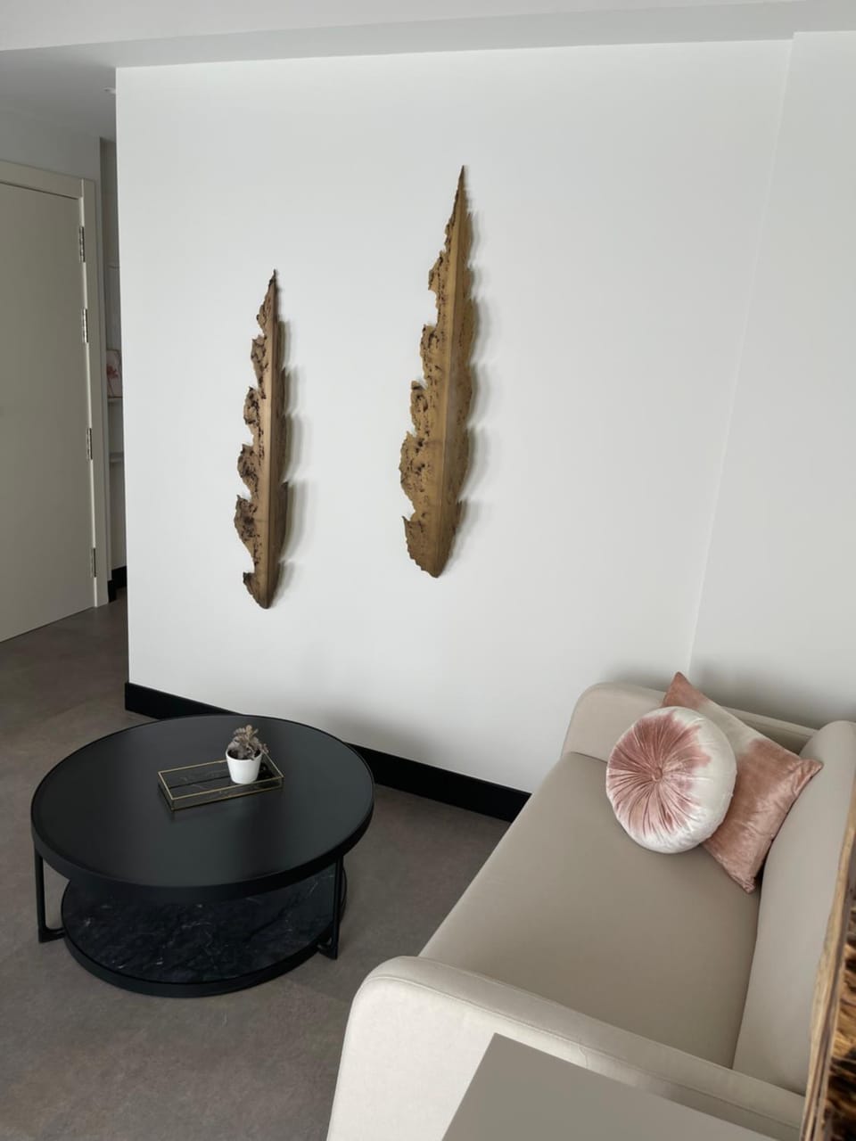 Living room, Decorative detail, Seating area, Dining area