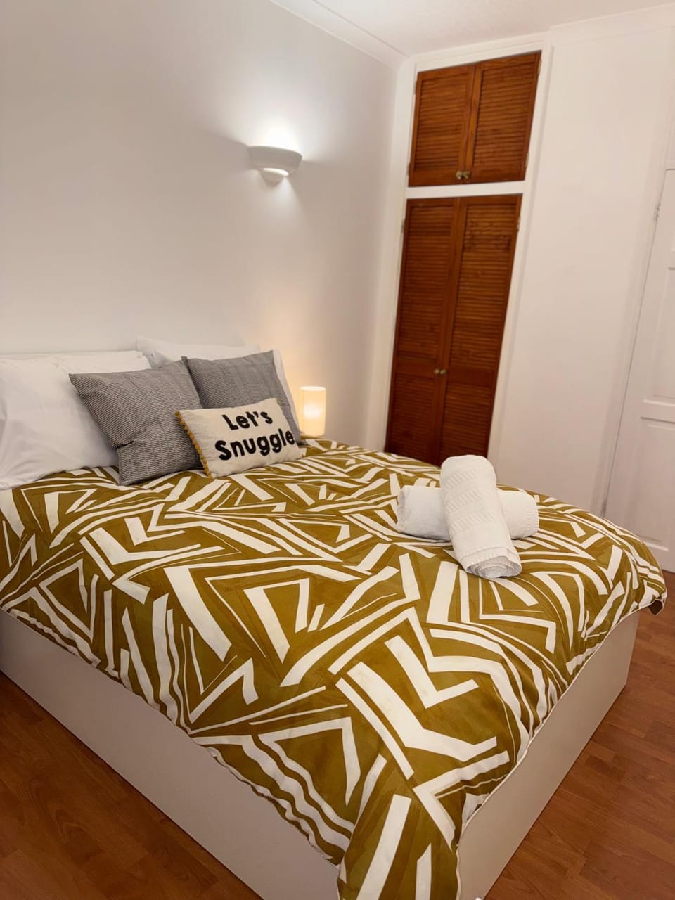 Bed, Bedroom, towels, wardrobe