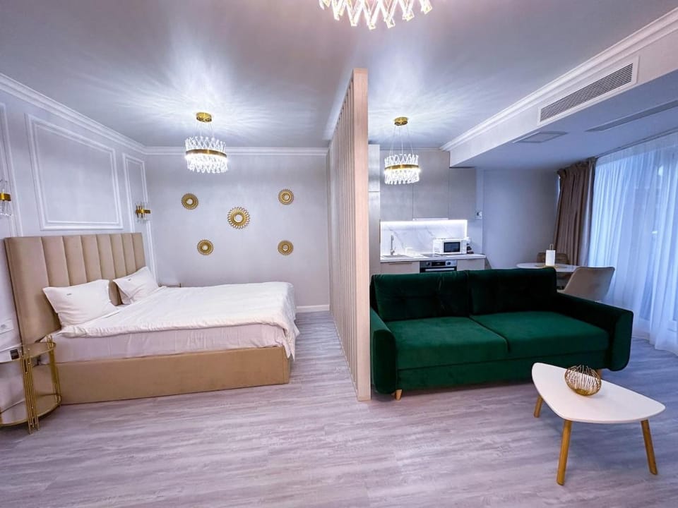 View White Titanic Apartment in Constanța County
