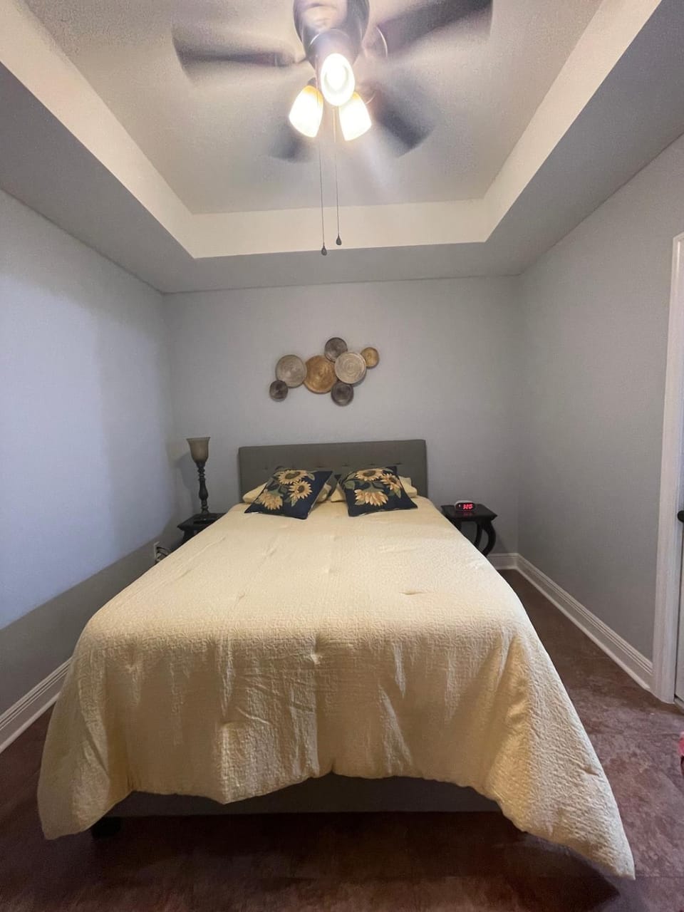 Twelve Oaks modern independent apartment Apartment in Town N Country