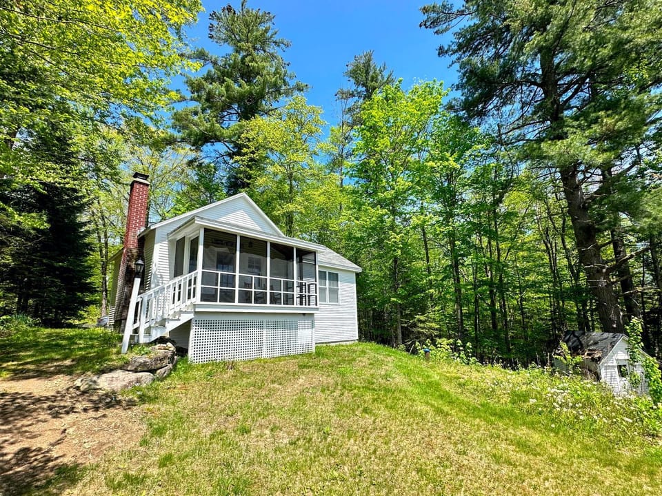 11G Quintessential New England Cottage with Fantastic Views Pool gym passes House in Sugar Hill