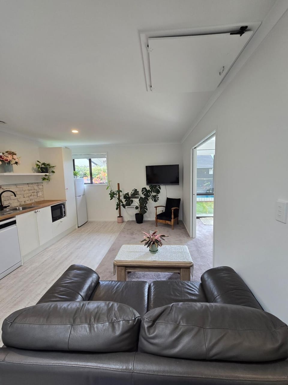 Kitchen or kitchenette, Living room, Seating area
