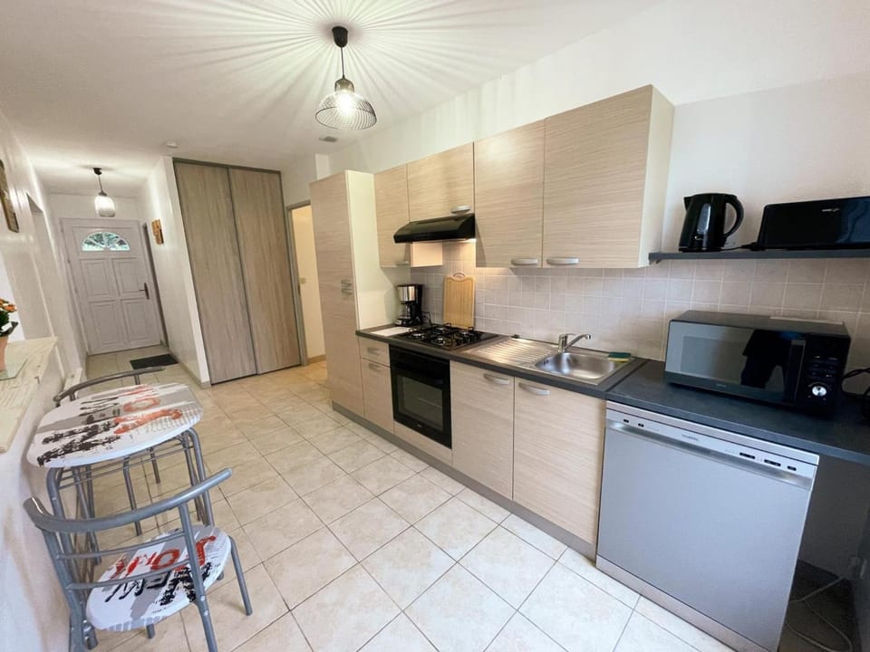 Gîte de plain-pied en Touraine avec grand jardin et parking - FR-1-381-613 House in Centre-Val de Loire