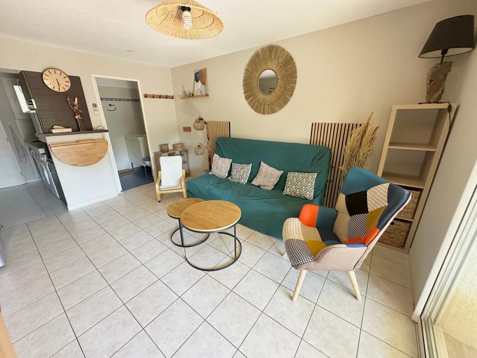 Pavillon 5 pers avec terrasse, piscine et parking privé - FR-1-781-94 House in Occitanie