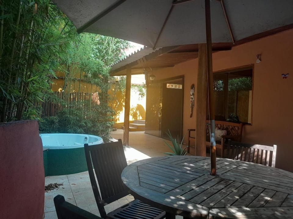 Patio, Garden, Hot Tub, Dining area, Garden view