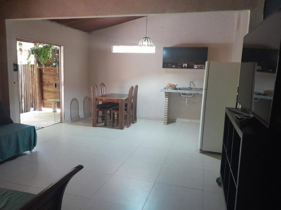 Kitchen or kitchenette, Dining area, stove